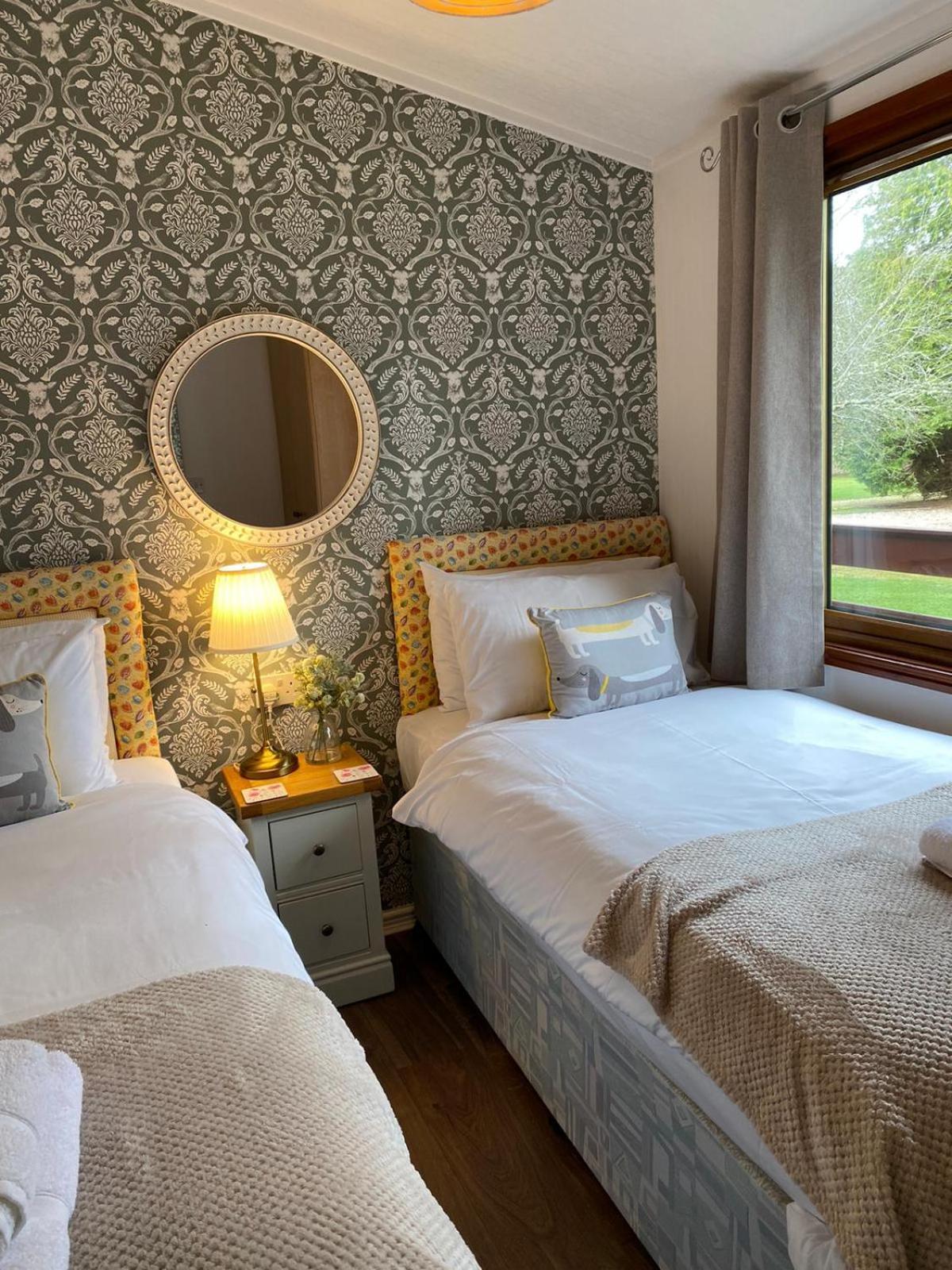 Walled Garden Lodges Loch Lomond Balloch Extérieur photo