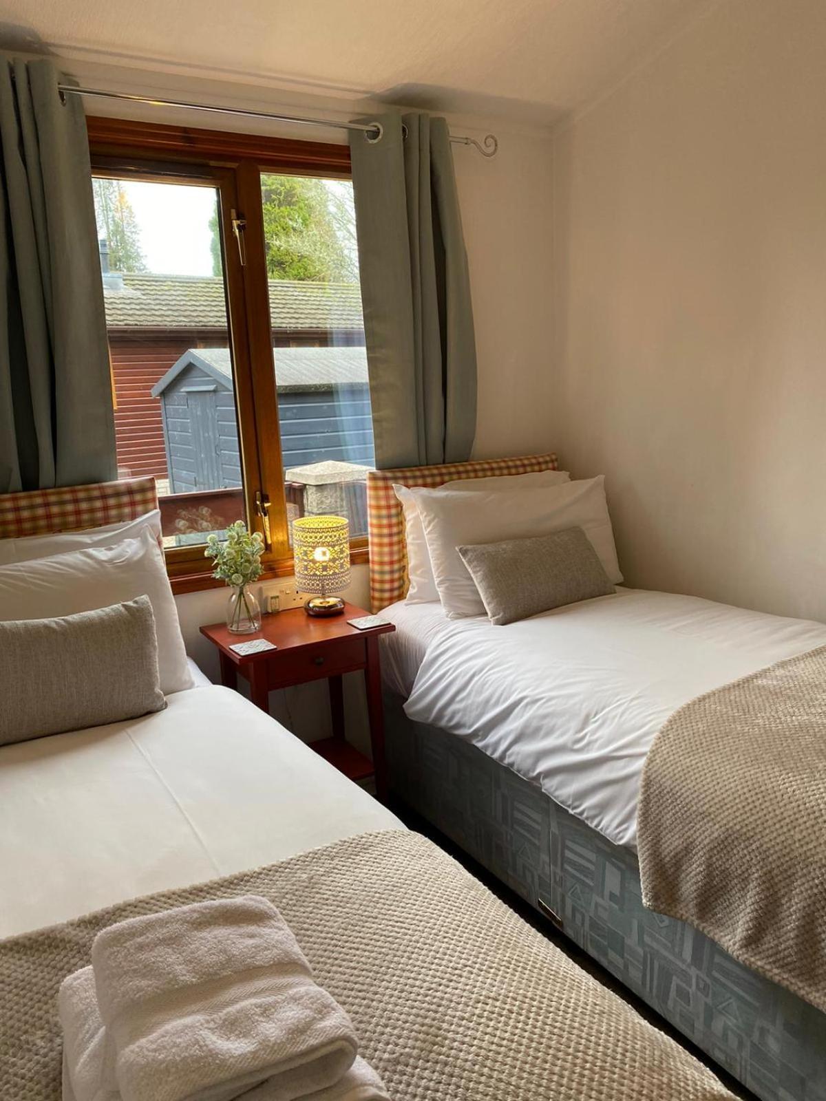 Walled Garden Lodges Loch Lomond Balloch Extérieur photo